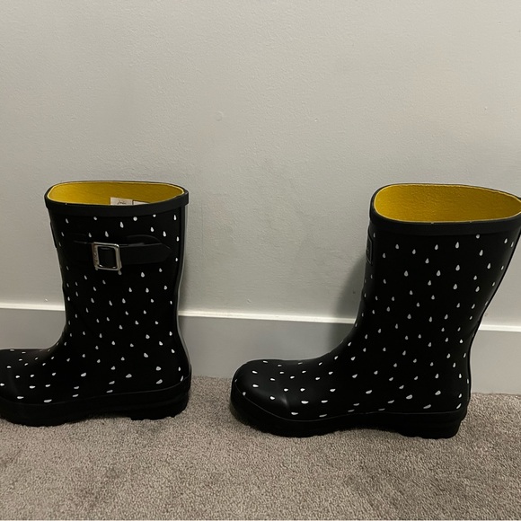 Cute polka dot dark blue almost black and raindrop white size 9 nearly new boots - Picture 12 of 12